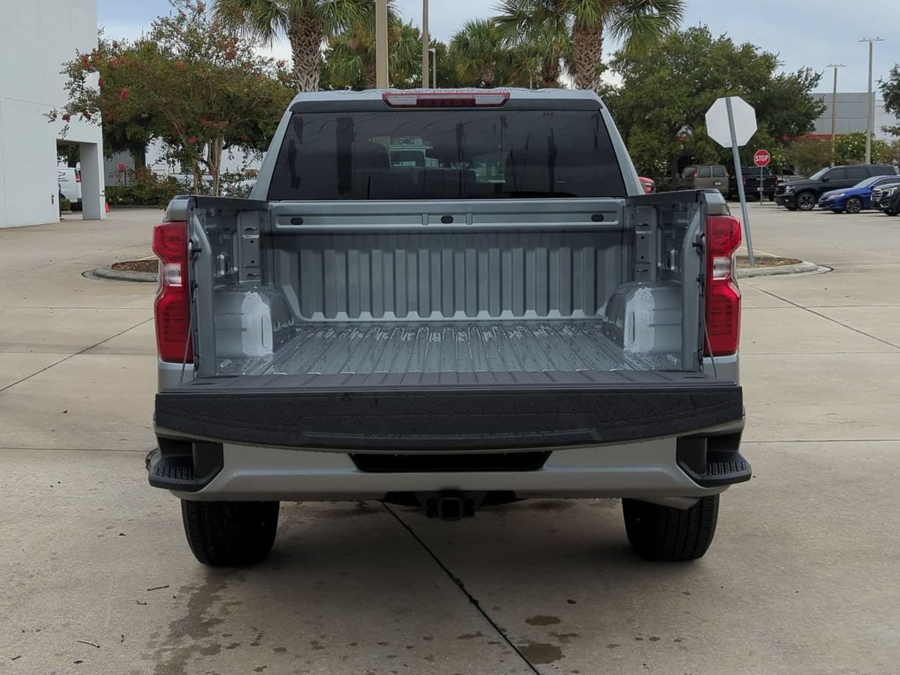 New 2026 Chevrolet Silverado 1500 Custom w/ LPO, Dark Essentials Package RWD image 21