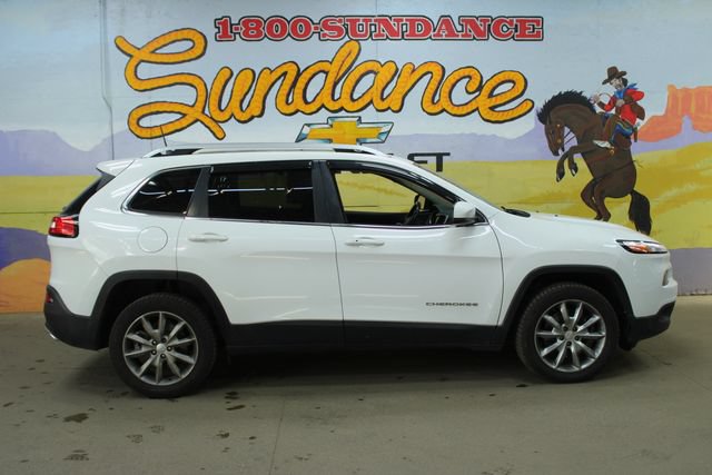 Used 2017 Jeep Cherokee Limited w/ Luxury Group AWD/4WD image 1