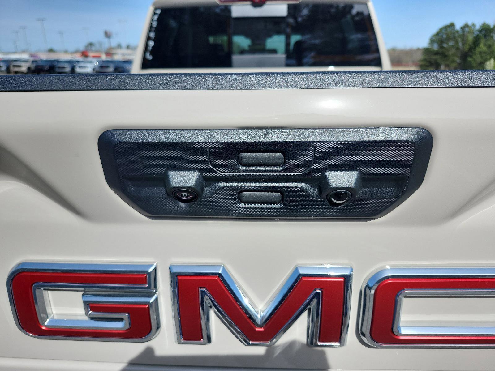 New 2026 GMC Sierra 2500 AT4 w/ AT4 Premium Plus Package AWD/4WD image 9