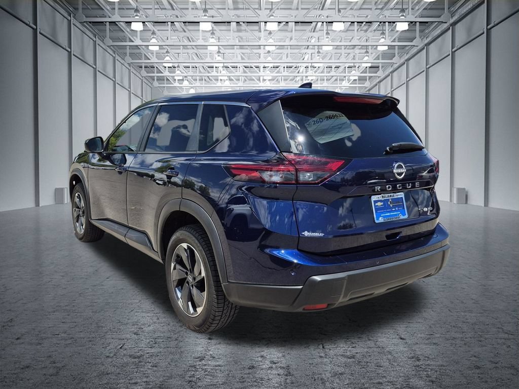 Used 2024 Nissan Rogue SV AWD/4WD image 3
