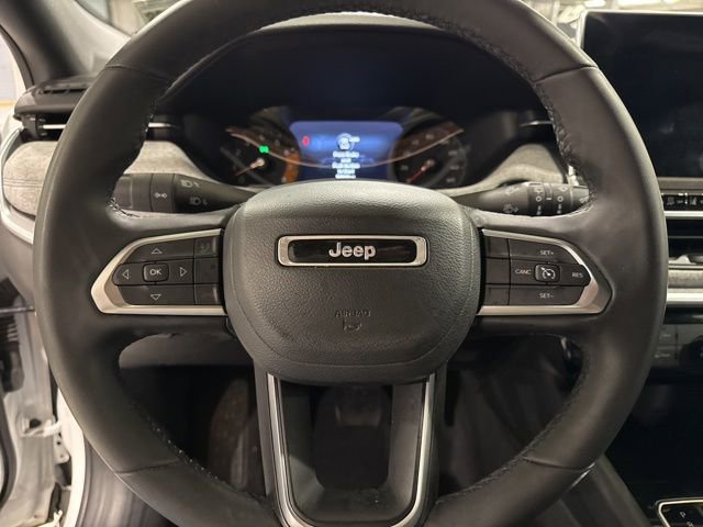 Used 2023 Jeep Compass Latitude image 13