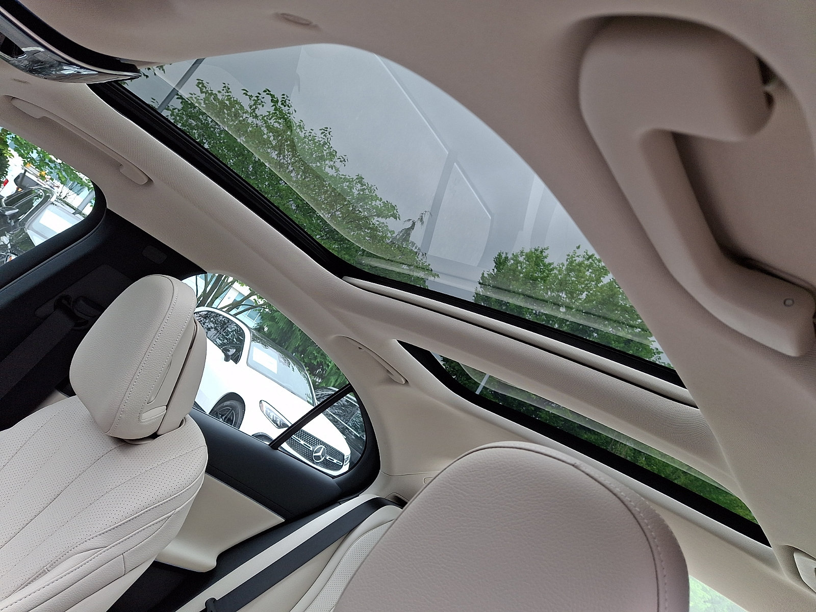 New 2026 Mercedes-Benz E 350 4MATIC Sedan image 12