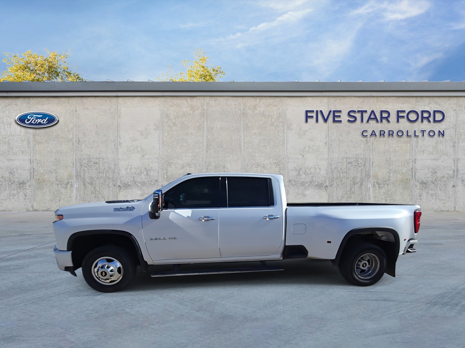 Used 2021 Chevrolet Silverado 3500 High Country w/ Technology Package image 6
