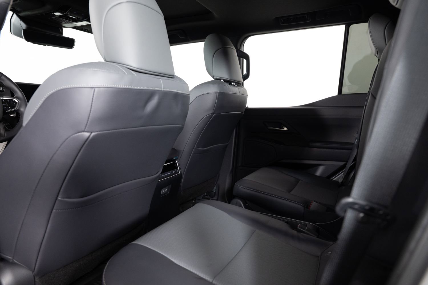 Used 2025 Lexus GX 550 w/ Accessory Package (2T) AWD/4WD image 15
