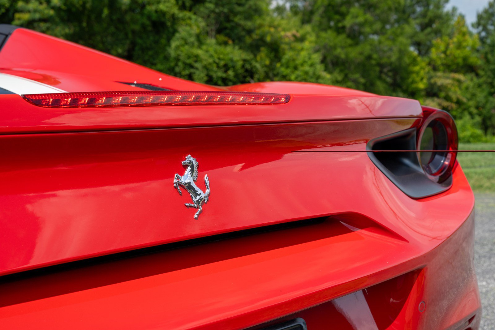 Used 2018 Ferrari 488 Spider RWD image 18