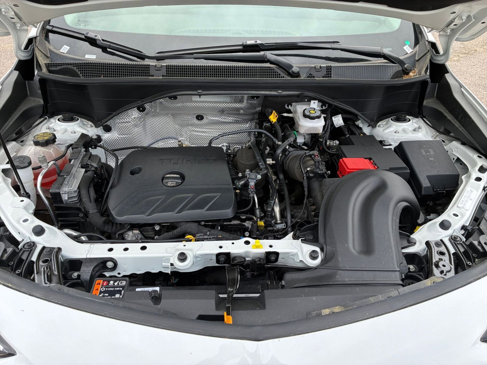 Used 2025 Buick Encore GX Preferred AWD/4WD image 30