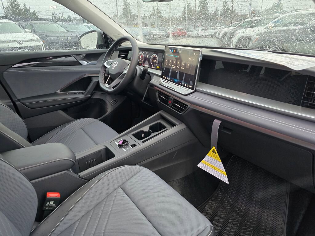 New 2026 Volkswagen Tiguan SE image 32