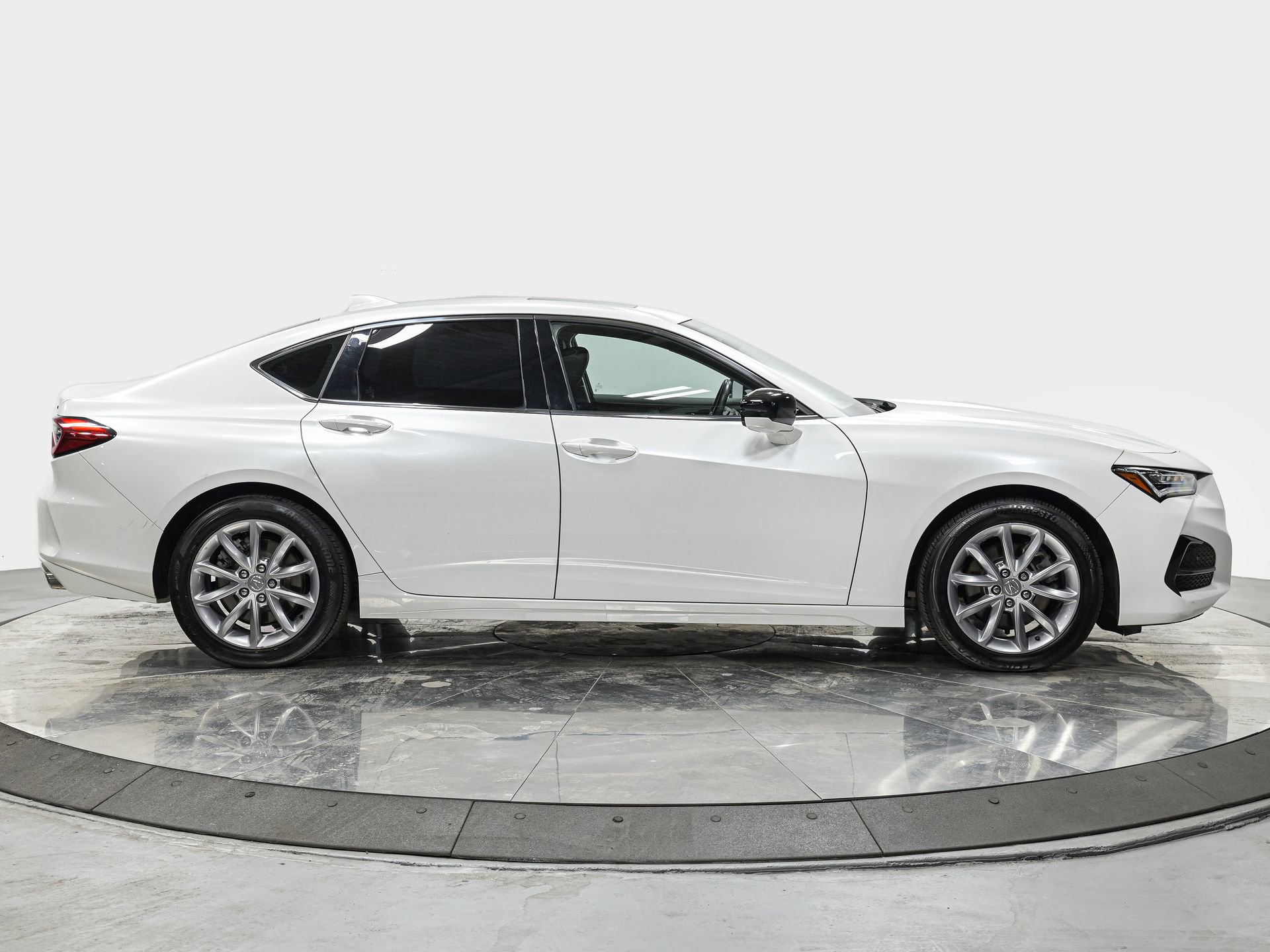 Used 2023 Acura TLX image 8