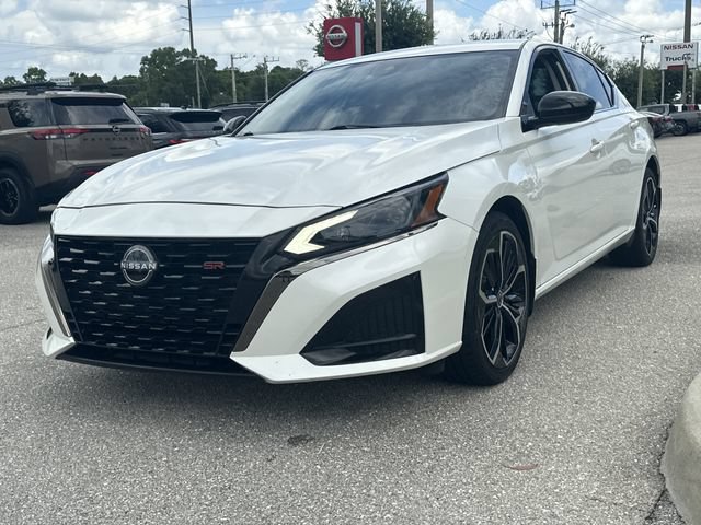 Used 2024 Nissan Altima 2.5 SR AWD/4WD image 3