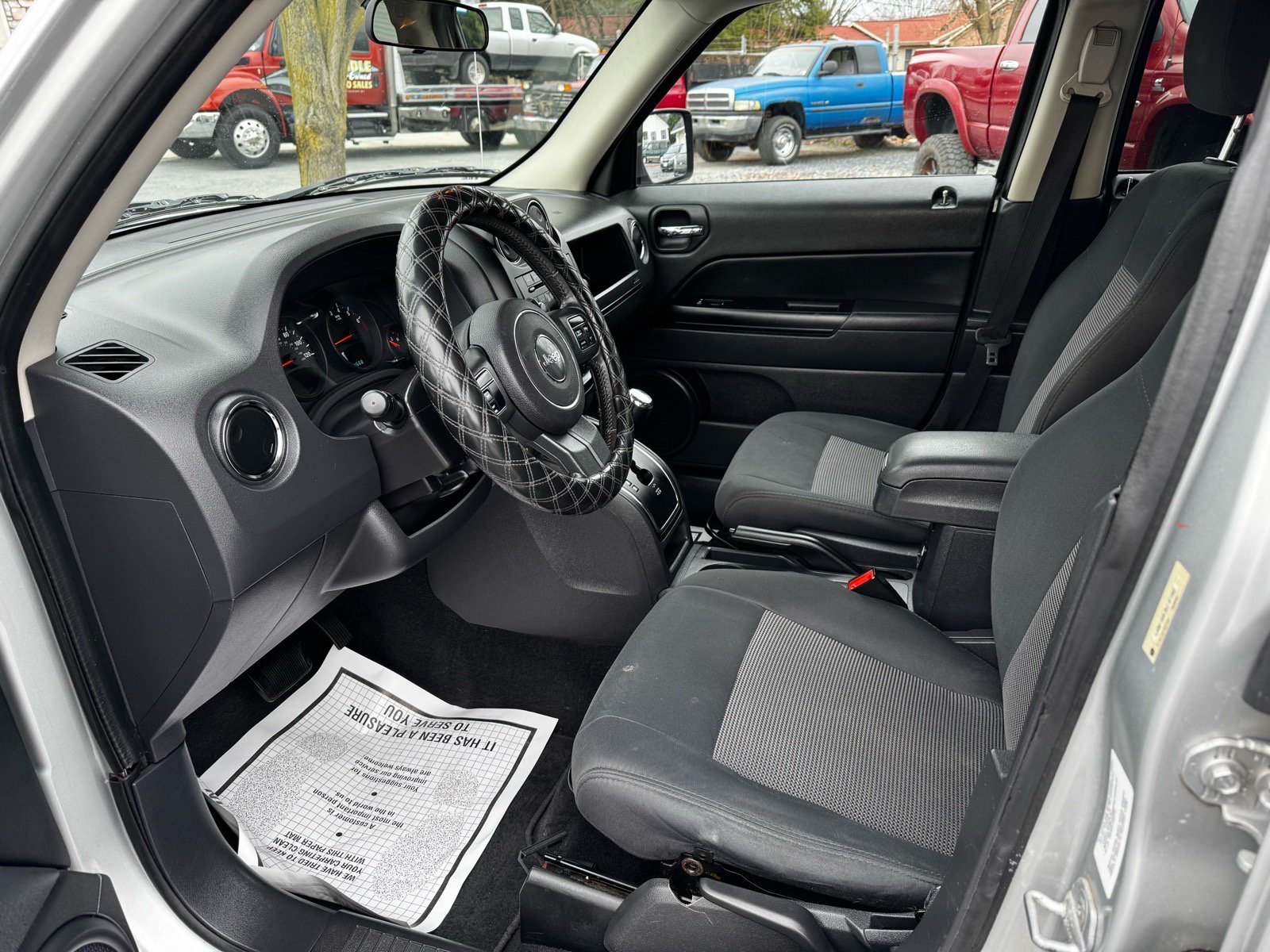 Used 2011 Jeep Patriot Latitude AWD/4WD image 9