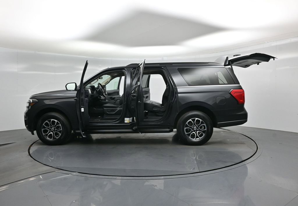 Used 2024 Ford Expedition Max XLT image 35