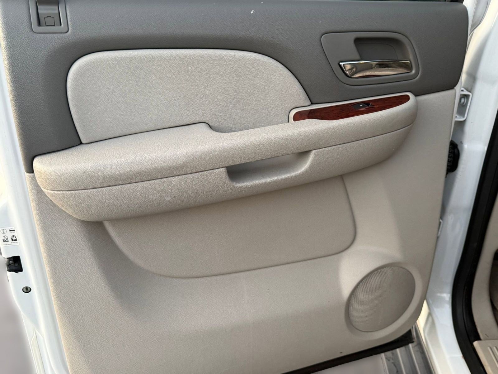 Used 2012 Chevrolet Suburban LT w/ Luxury Package image 20