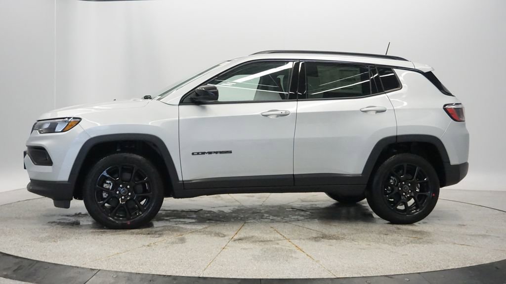 New 2026 Jeep Compass Latitude image 3