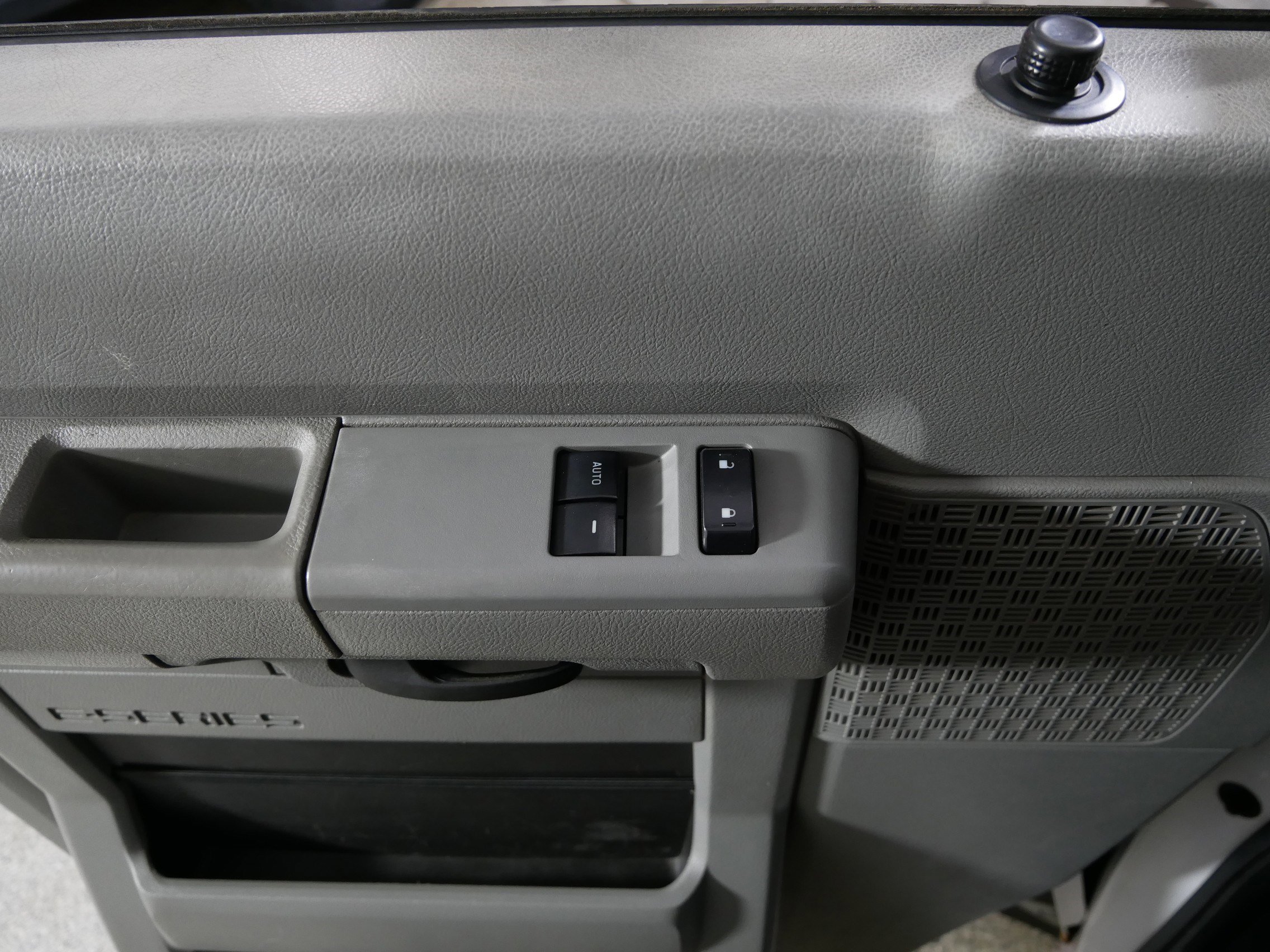 Used 2013 Ford E-350 and Econoline 350 Super Duty w/ PWR Group image 19