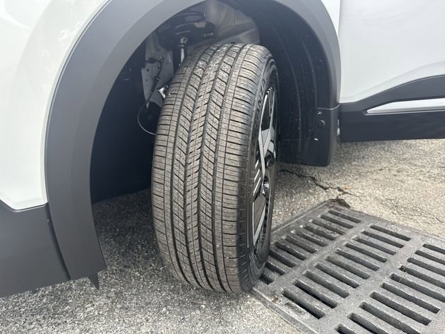 Used 2025 Nissan Kicks SV FWD image 30