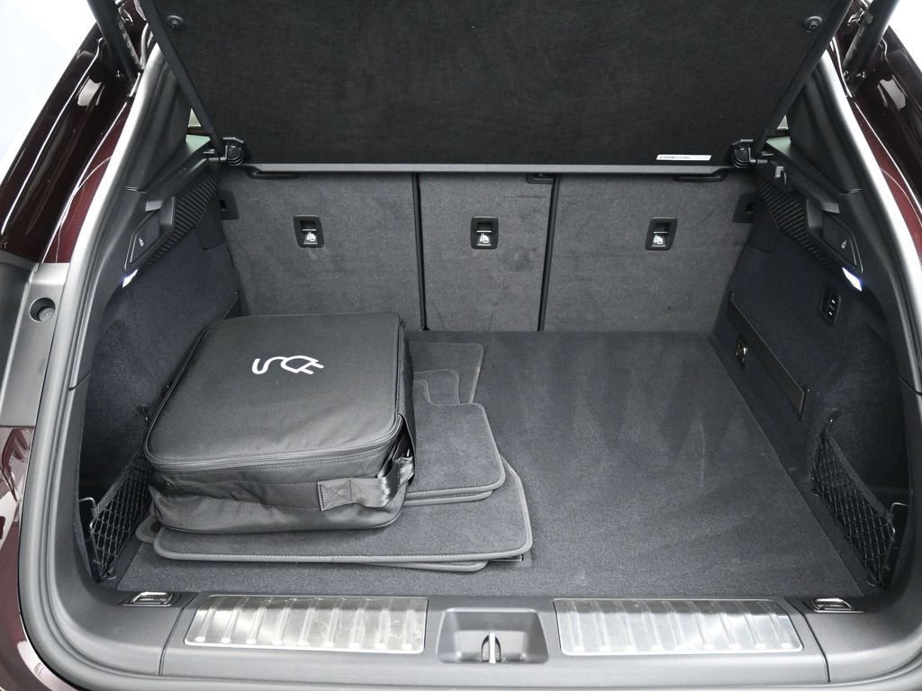 Certified 2025 Porsche Macan 4 Electric image 27