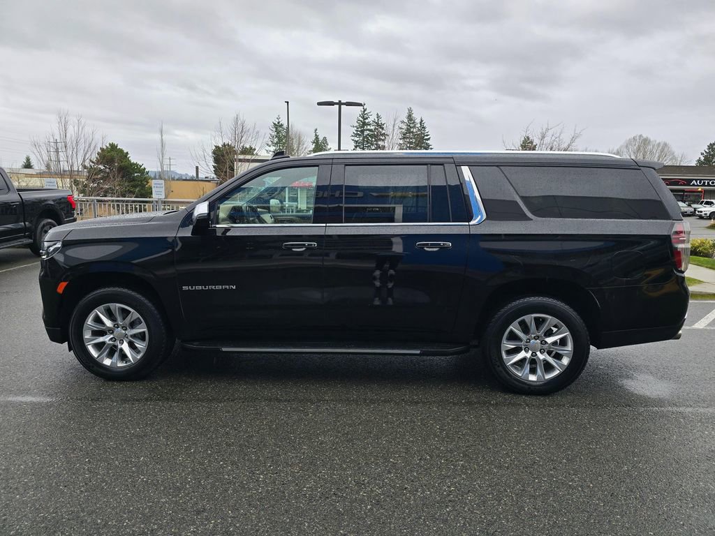 Used 2024 Chevrolet Suburban Premier AWD/4WD image 2