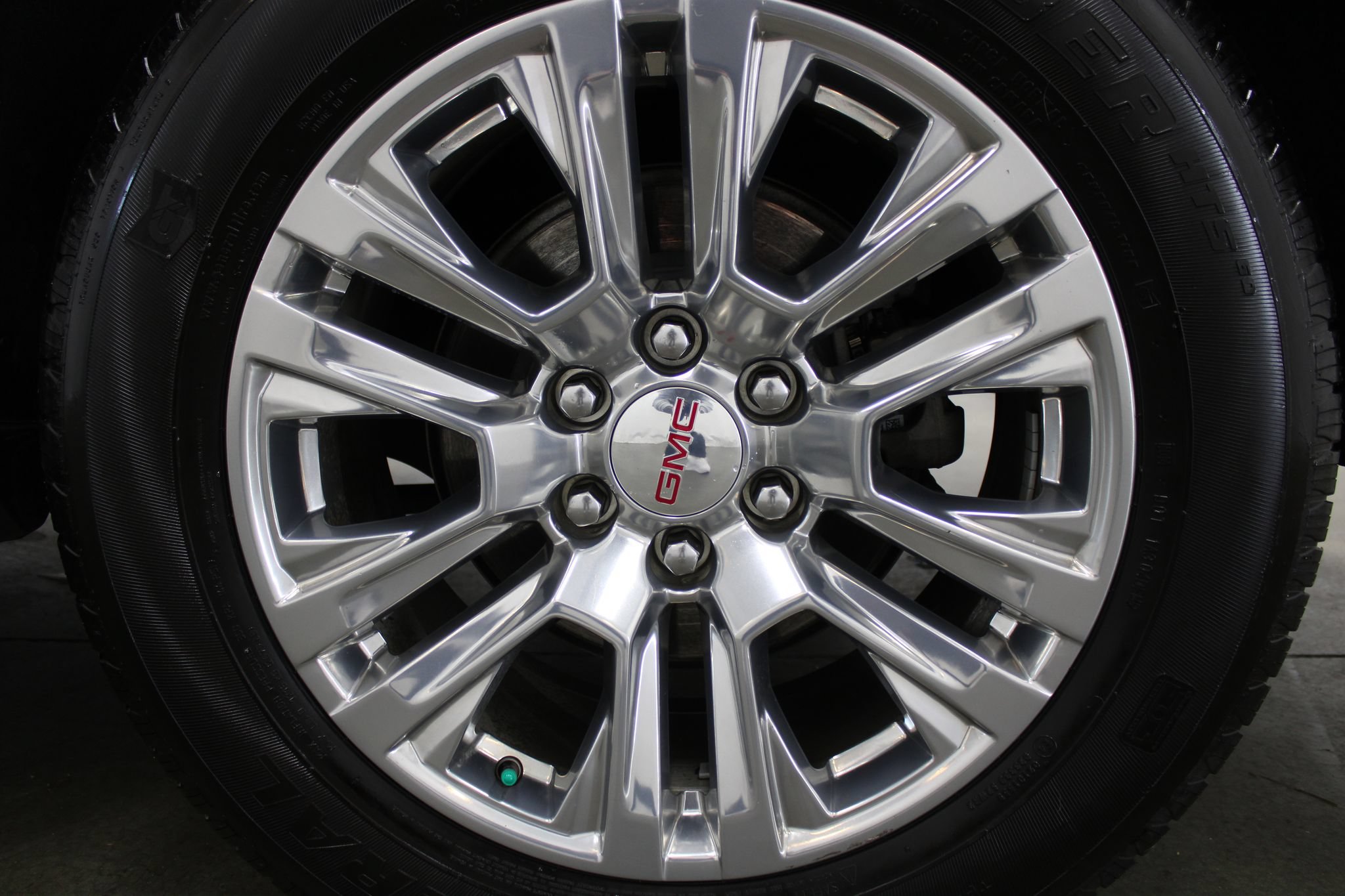 Used 2022 GMC Yukon XL Denali AWD/4WD image 9
