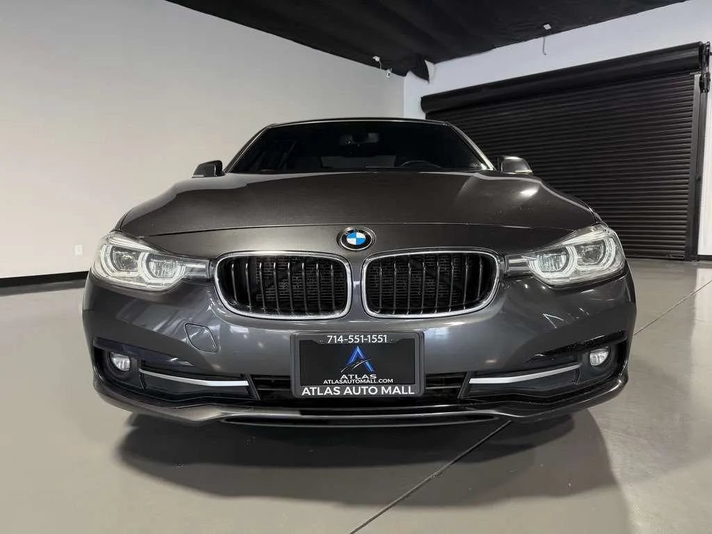 Used 2018 BMW 328d Sedan RWD image 2