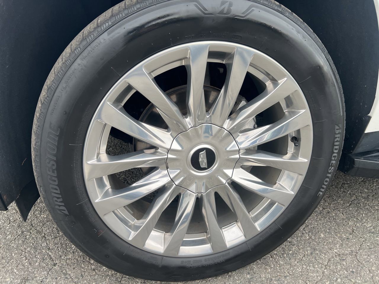 Used 2022 Cadillac Escalade Premium Luxury image 11