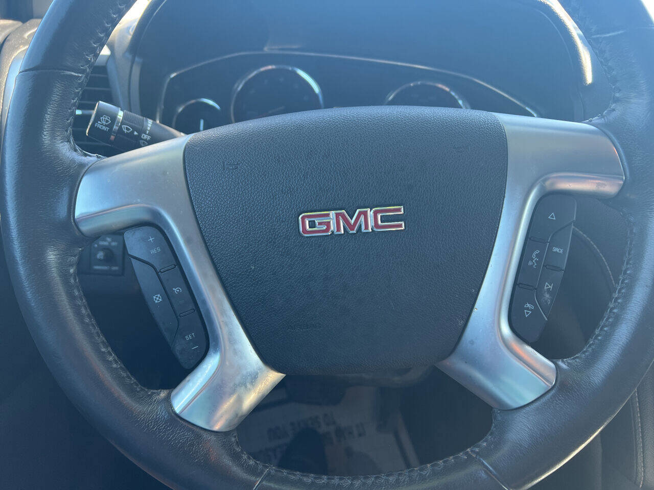 Used 2015 GMC Acadia SLE image 14