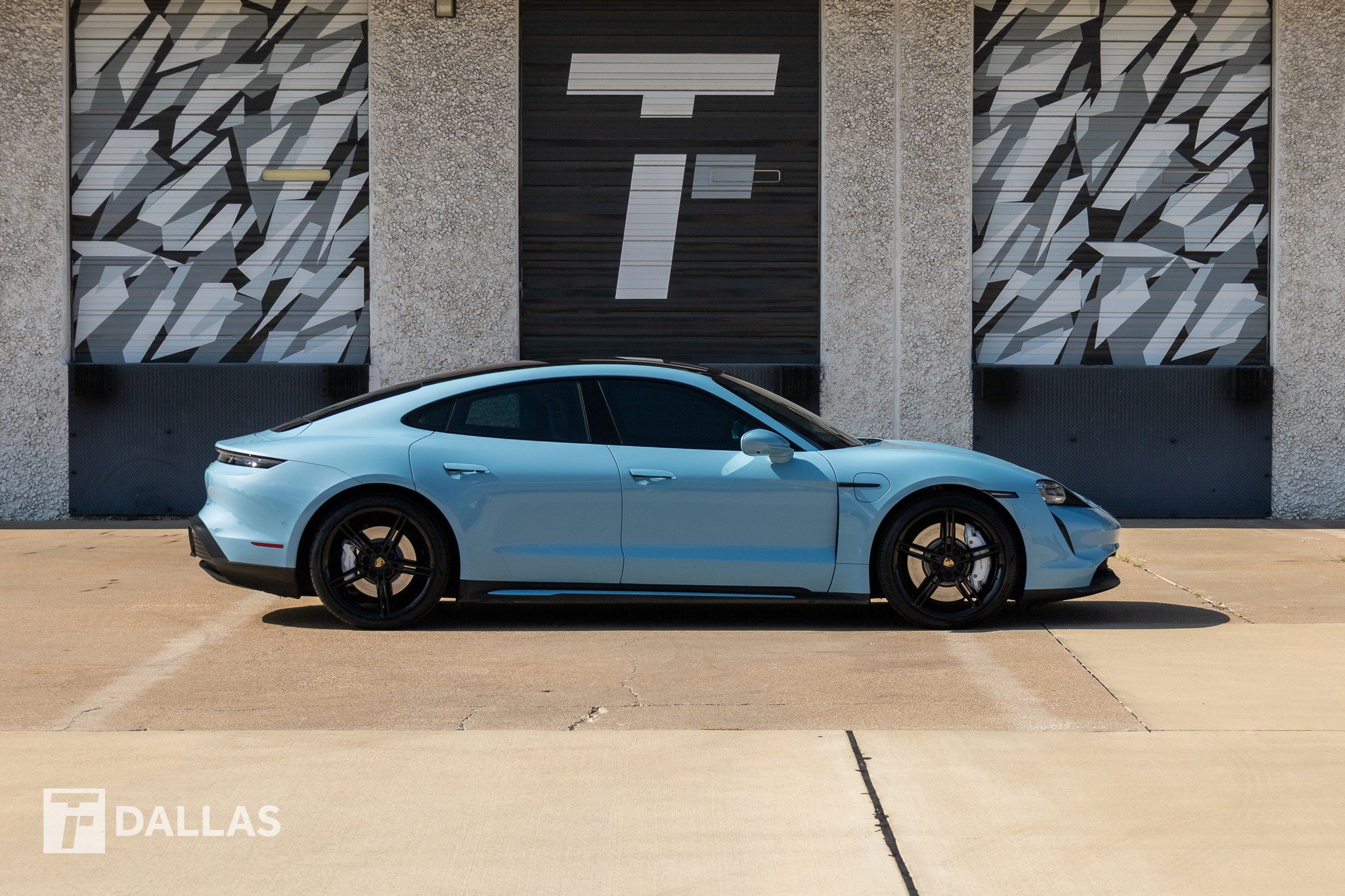 Used 2022 Porsche Taycan 4S AWD/4WD image 17