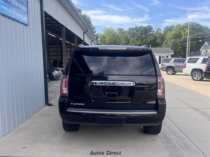 Used 2018 GMC Yukon Denali w/ Denali Ultimate Package RWD image 9
