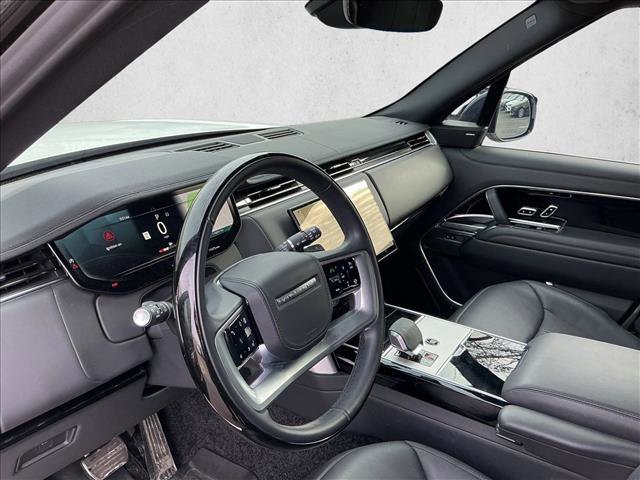 Used 2024 Land Rover Range Rover Long Wheelbase SE image 9