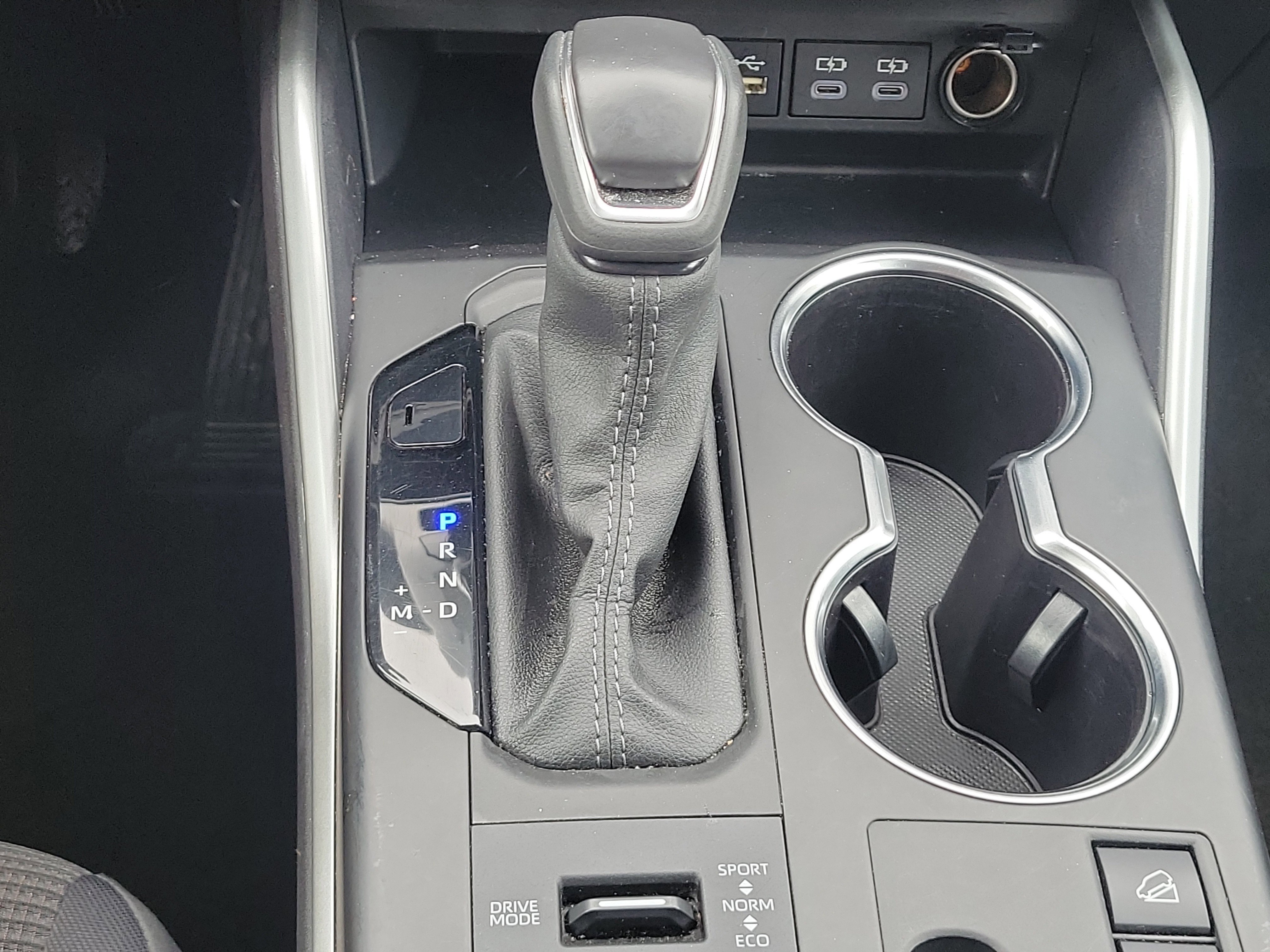 Used 2024 Toyota Highlander LE image 29