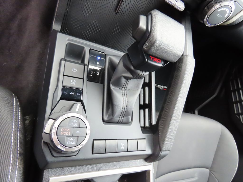 Used 2024 Toyota Tacoma TRD Off-Road image 30