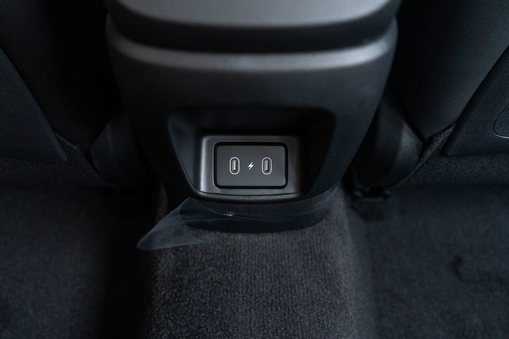 New 2025 Hyundai Elantra Limited image 16