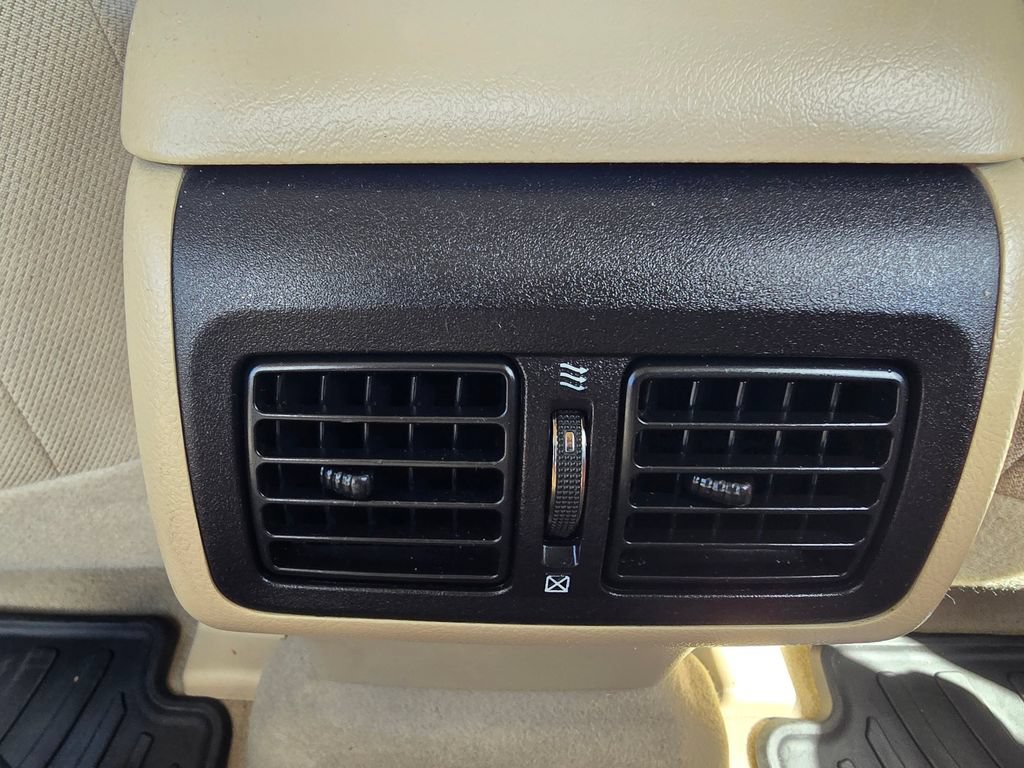 Used 2013 Toyota Camry XLE FWD image 22