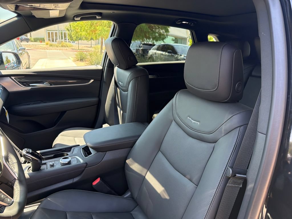 New 2026 Cadillac XT5 Sportv w/ LPO, Onyx Lite Package AWD/4WD image 18