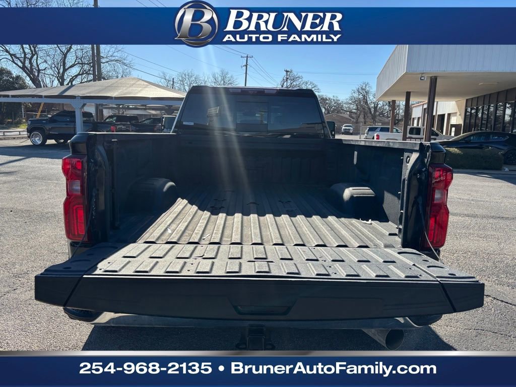 Used 2024 Chevrolet Silverado 3500 LTZ w/ LTZ Convenience Package image 7