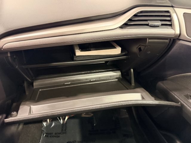Used 2019 Ford Fusion SE FWD image 24