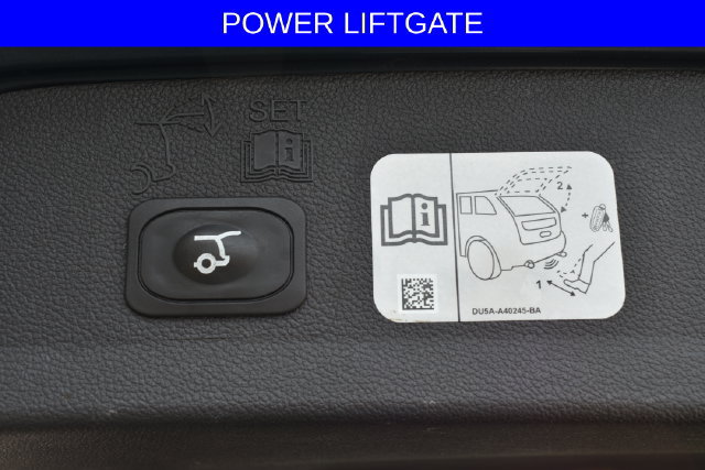 Used 2019 Ford Escape Titanium AWD/4WD image 9