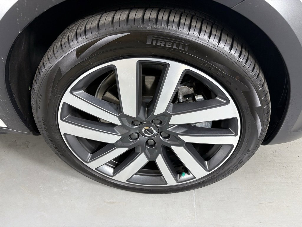 Used 2025 Volvo V90 B6 Cross Country Plus w/ Protection Package Premier image 10
