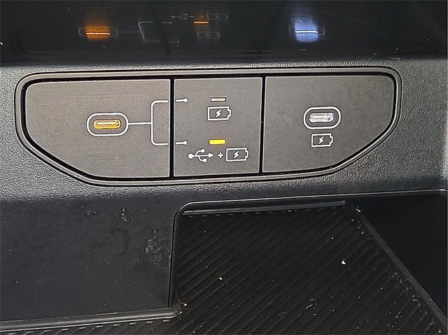 Used 2025 Kia Sorento LX image 16