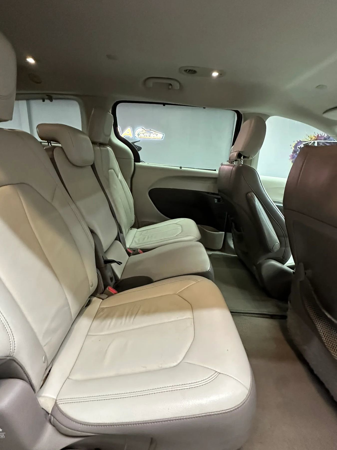 Used 2017 Chrysler Pacifica Touring-L FWD image 25