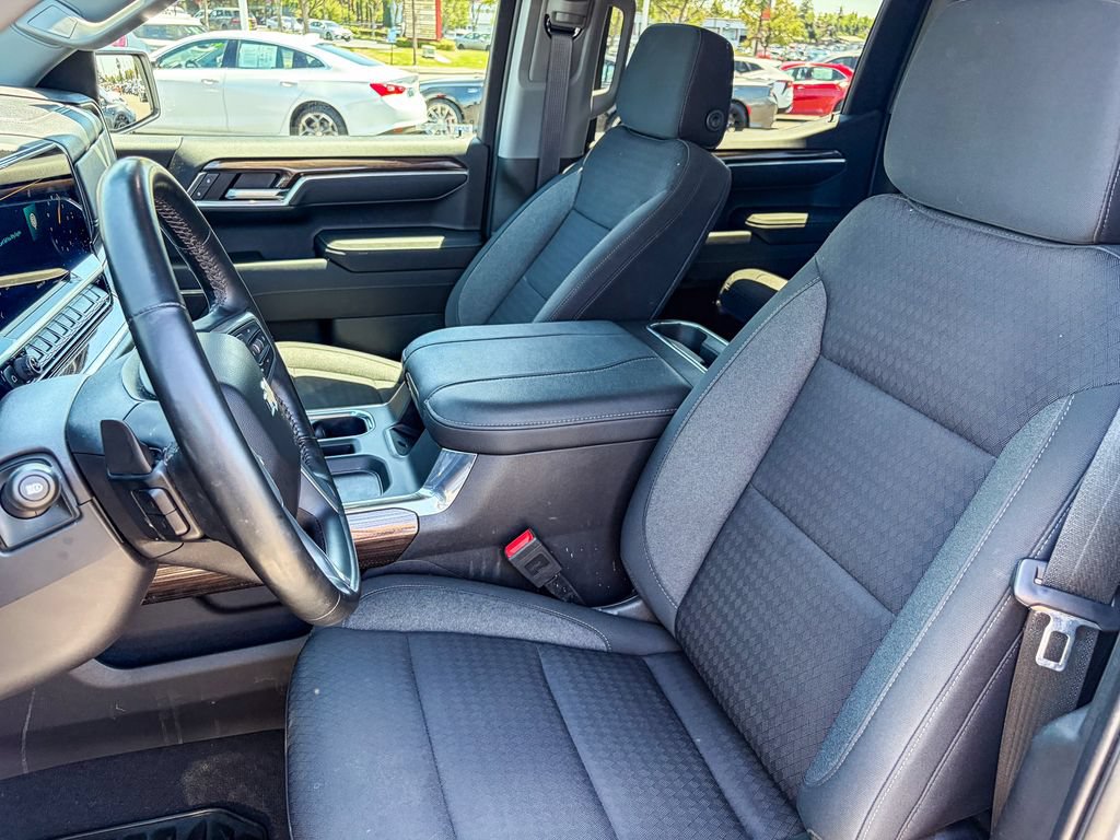 Used 2023 Chevrolet Silverado 1500 LT AWD/4WD image 37