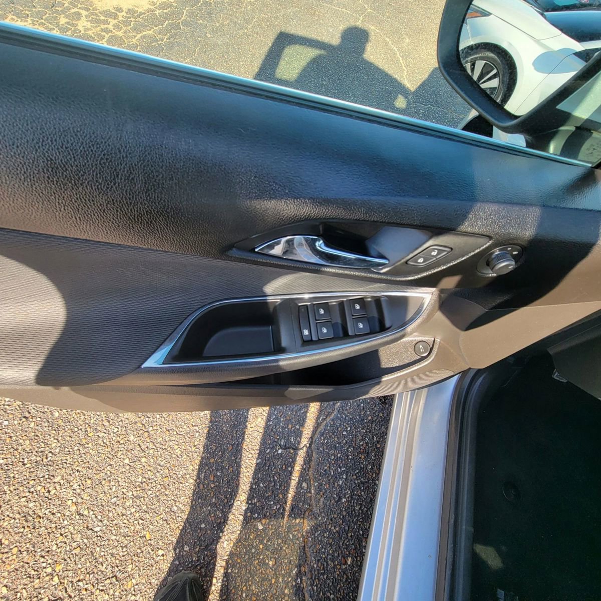 Used 2019 Chevrolet Cruze LT image 21