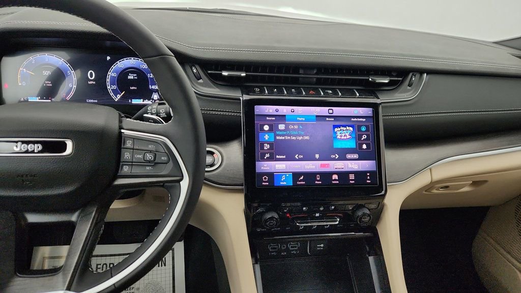 Used 2025 Jeep Grand Cherokee L Limited w/ Luxury Tech Group II AWD/4WD image 18