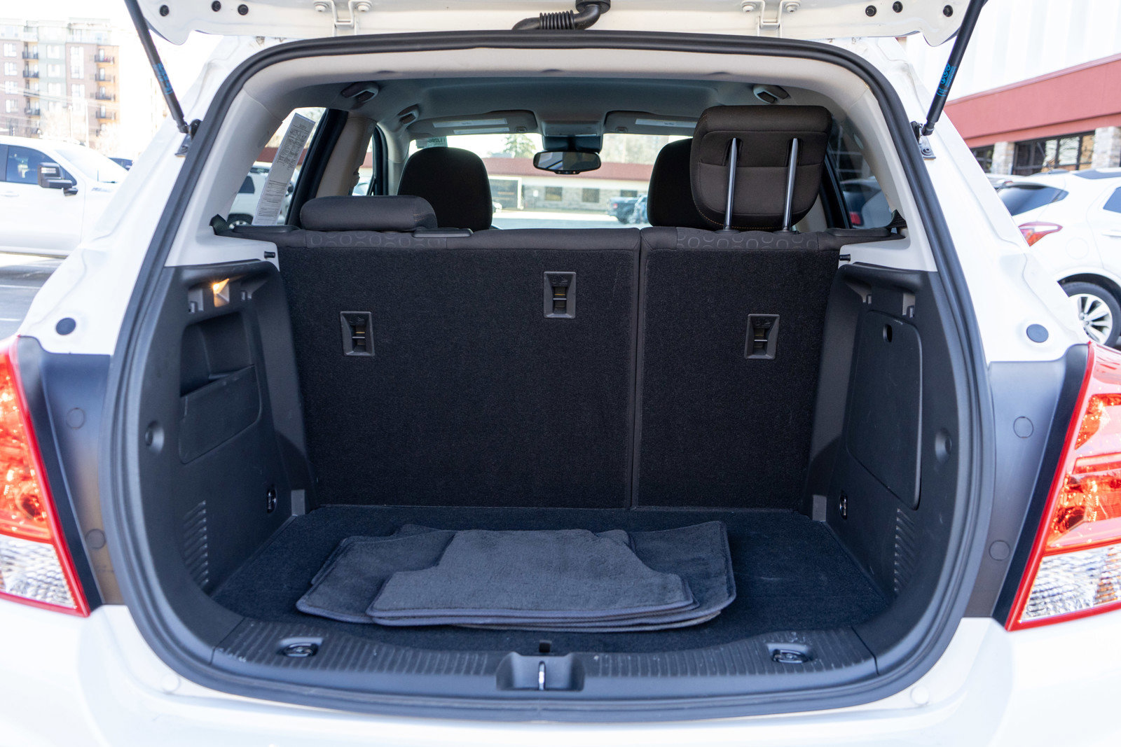 Used 2022 Chevrolet Trax LS w/ Tint and Cruise Package image 9