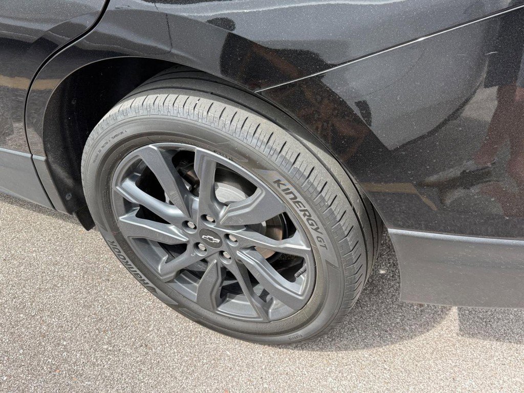 Used 2022 Chevrolet Equinox RS w/ RS Leather Package image 13