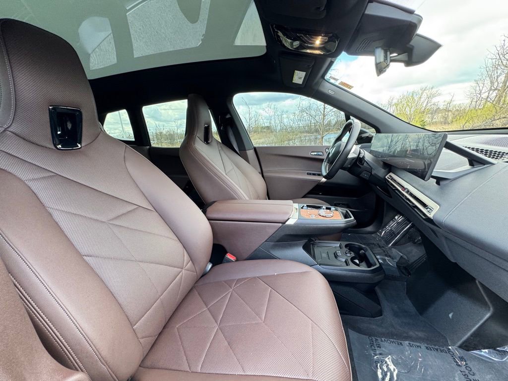 Certified 2023 BMW iX xDrive50 w/ Premium Package image 29