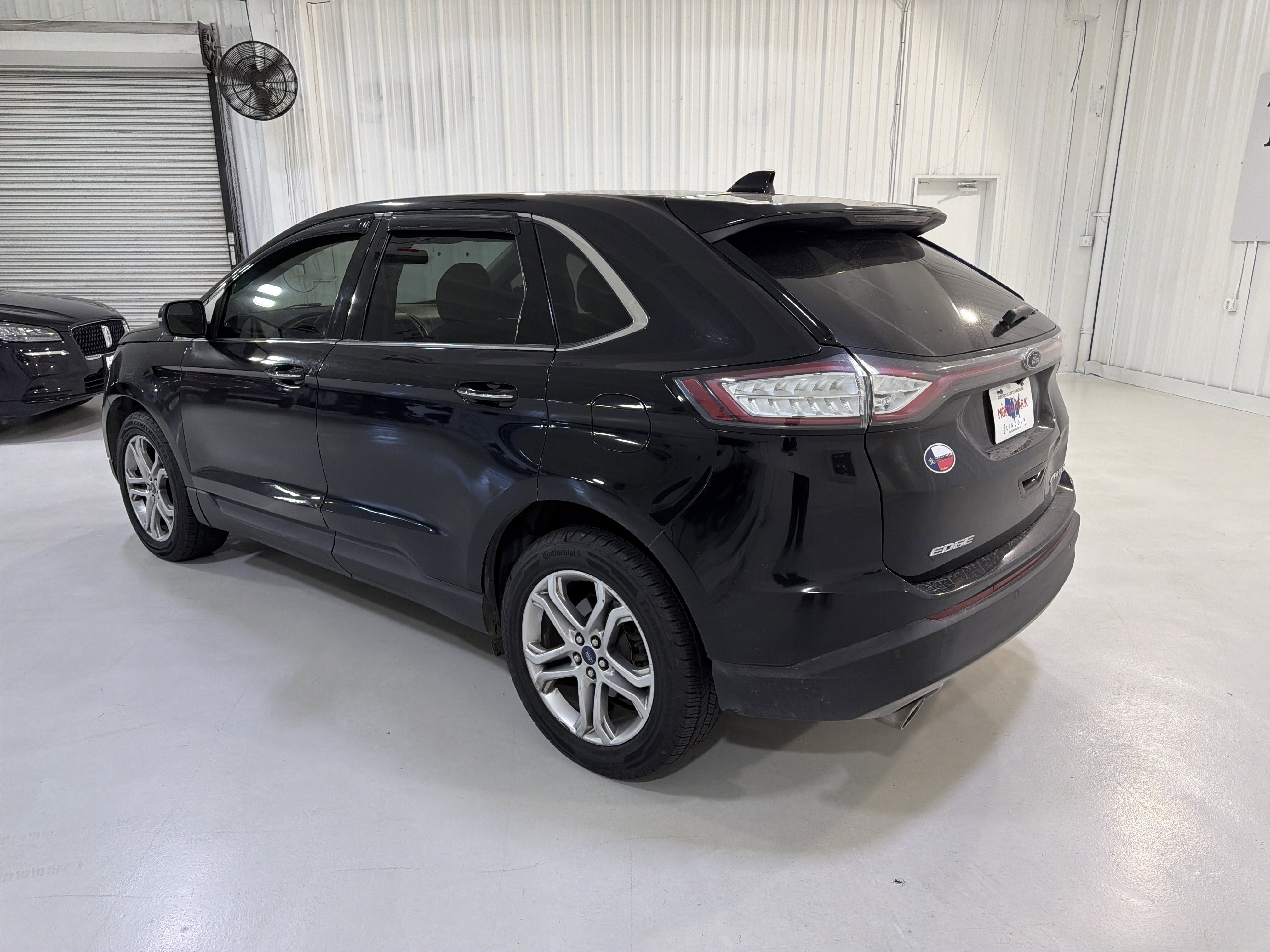 Used 2017 Ford Edge Titanium w/ Technology Package image 3