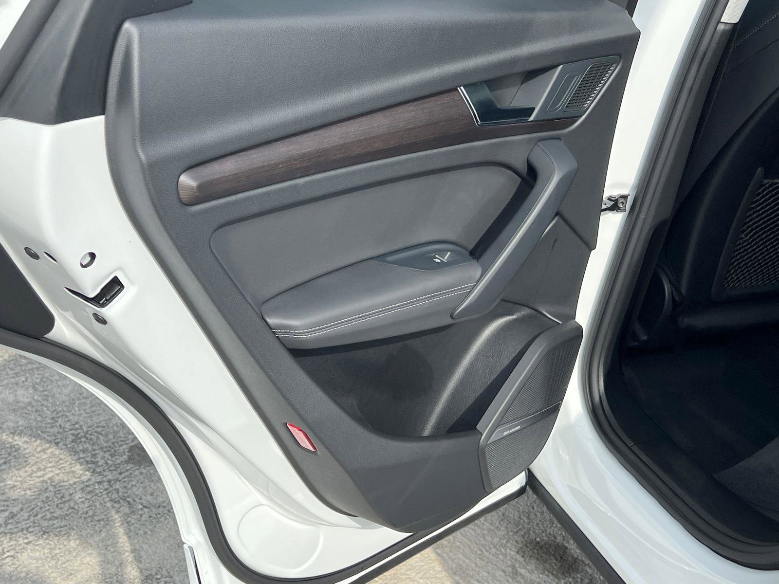 Used 2025 Audi Q5 e Premium Plus image 22