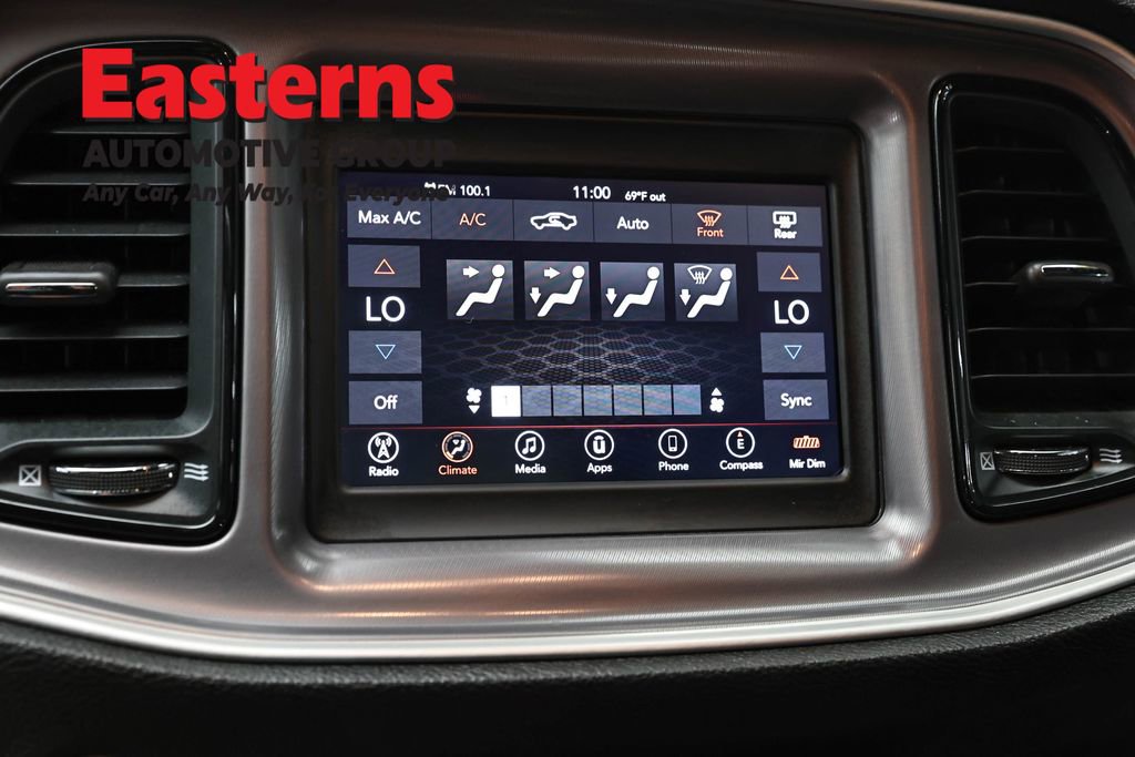 Used 2022 Dodge Challenger SXT image 19