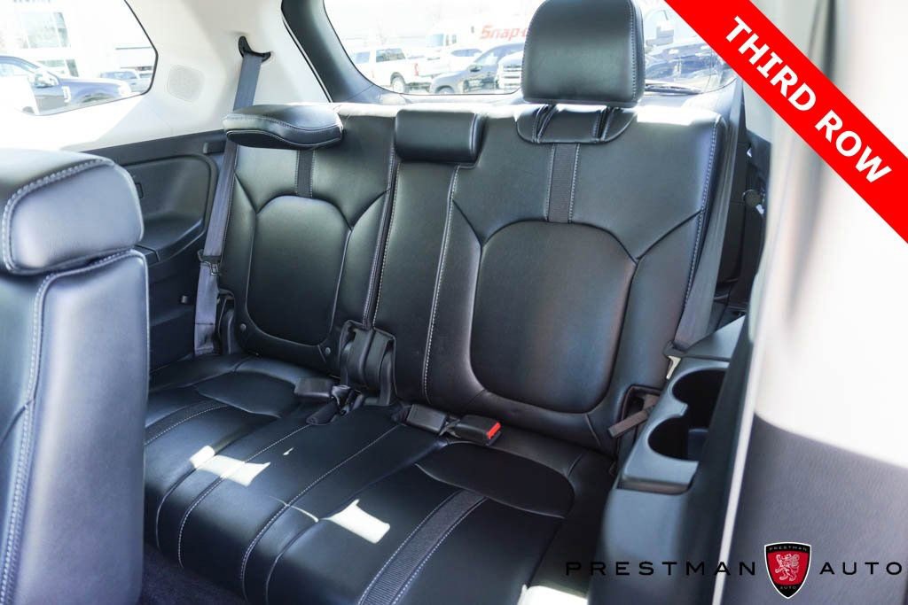 Used 2025 Honda Pilot Touring image 4