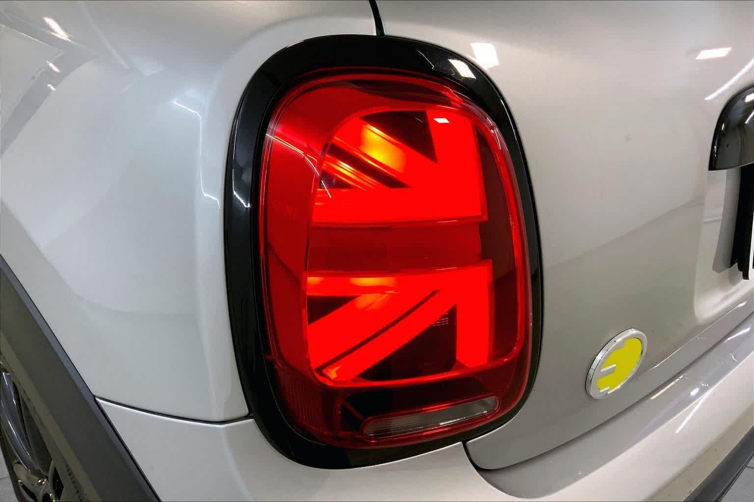 Used 2024 MINI Cooper SE w/ Signature Upholstery Package FWD image 28